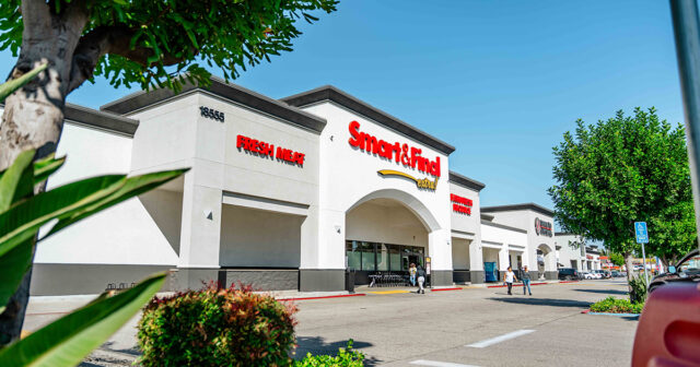 Smart and Final store front.