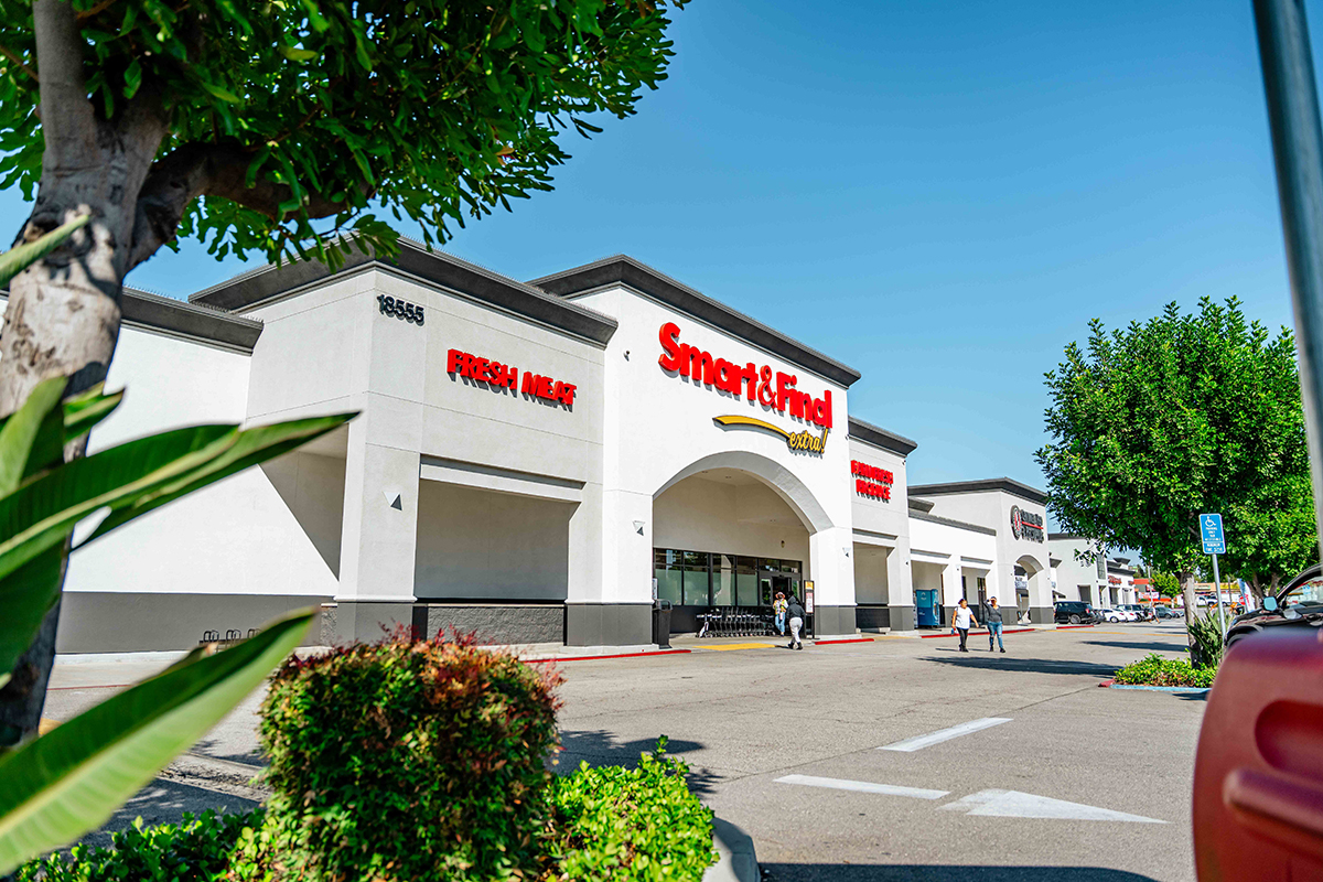 Smart and Final at Devonshire-Reseda