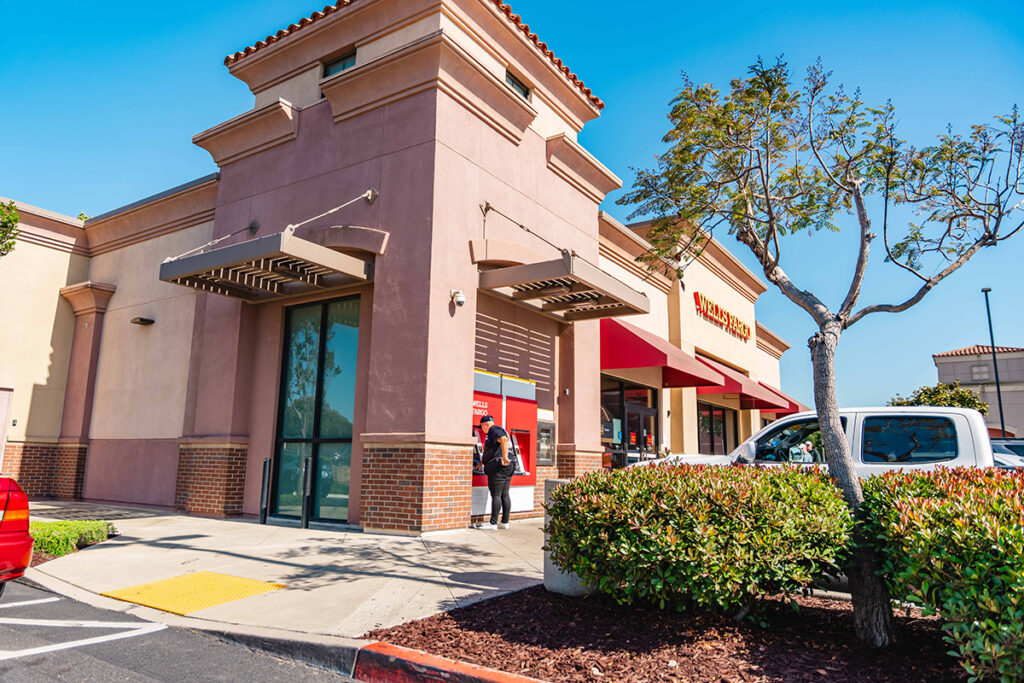 Wells Fargo at Santa Maria Commons